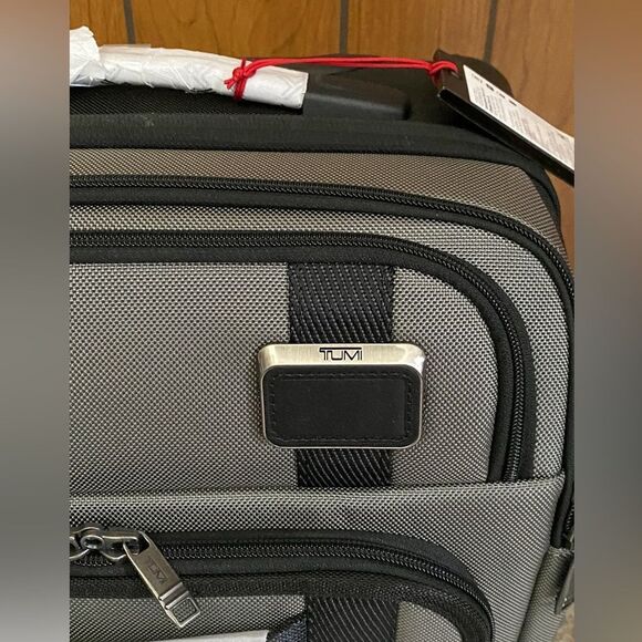 TUMI Merge International Front Lid Four-Wheel Carry-On - Picture 7 of 14